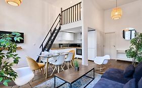 Bright 3-Bedroom 2-Bathroom Flat.
